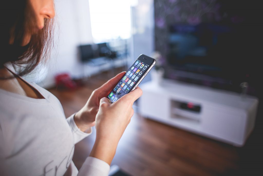 mobilná aplokácia na smart produkt čistička vzduchu o domácnosti