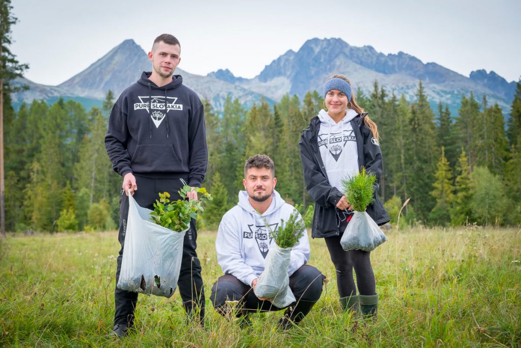 traja mladí zakladatelia OZ Pure Slovakia