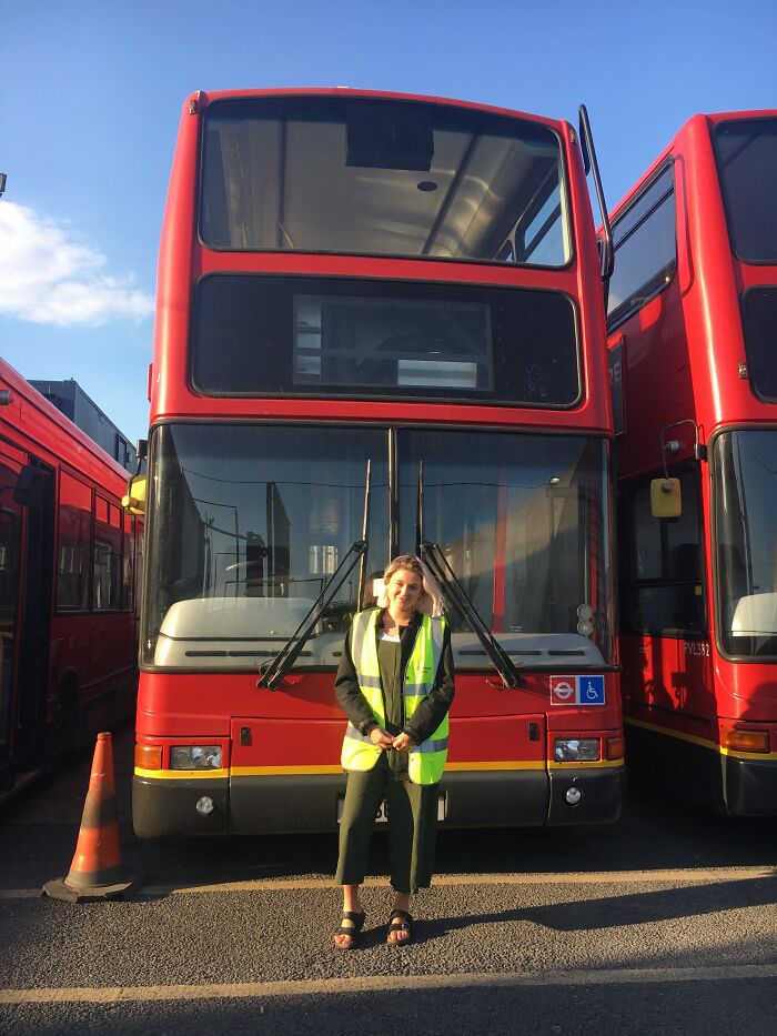 Moderné schodisko v obytnom „double decker“ autobuse