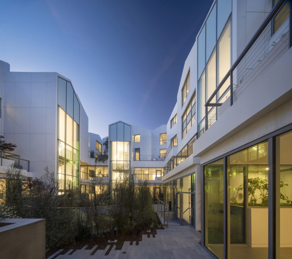 moderné bývanie v rušnom meste - Beverly Hills