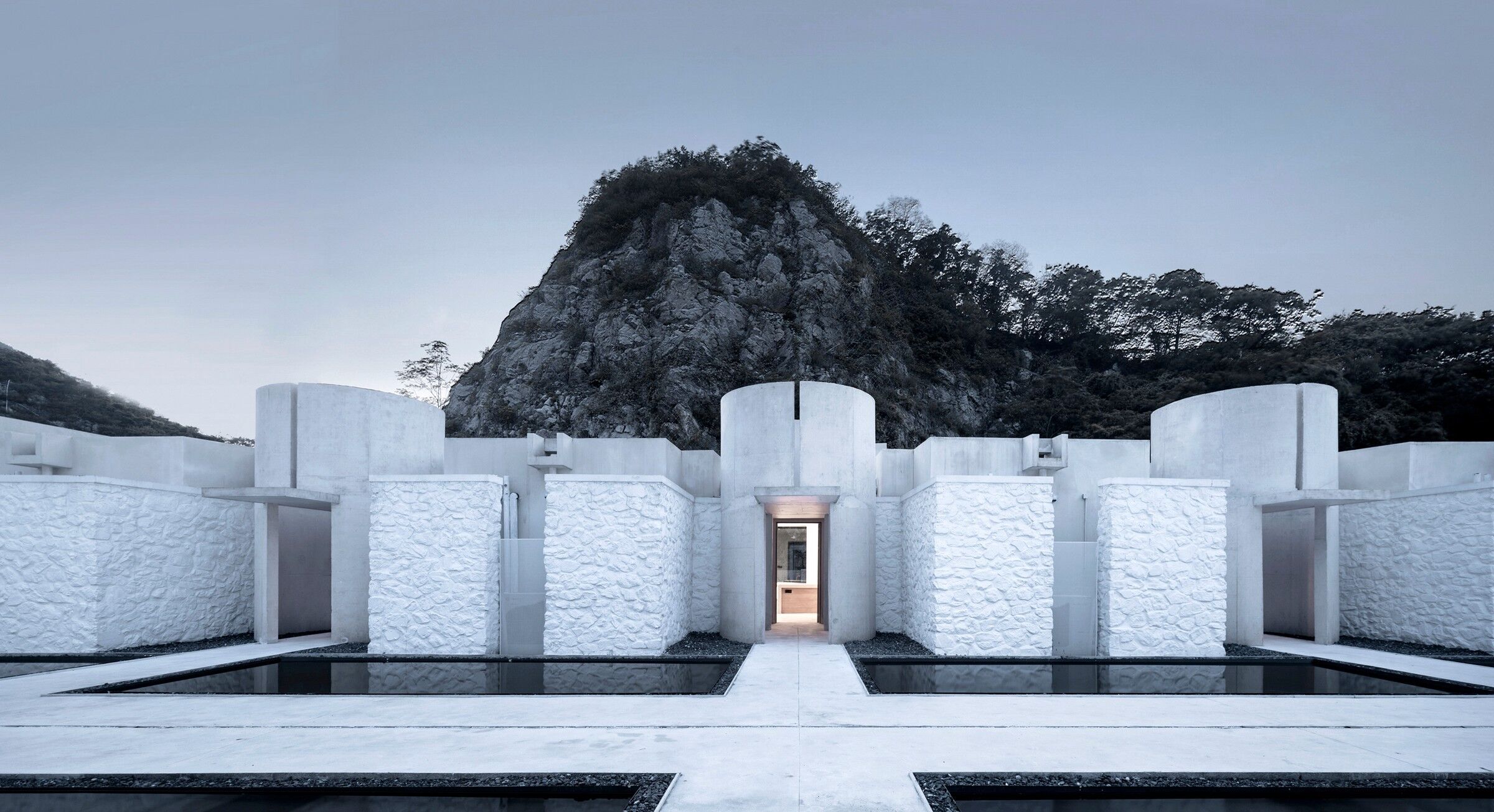 Museum-hotel od AZL Architects - exteriér hotelového komplexu