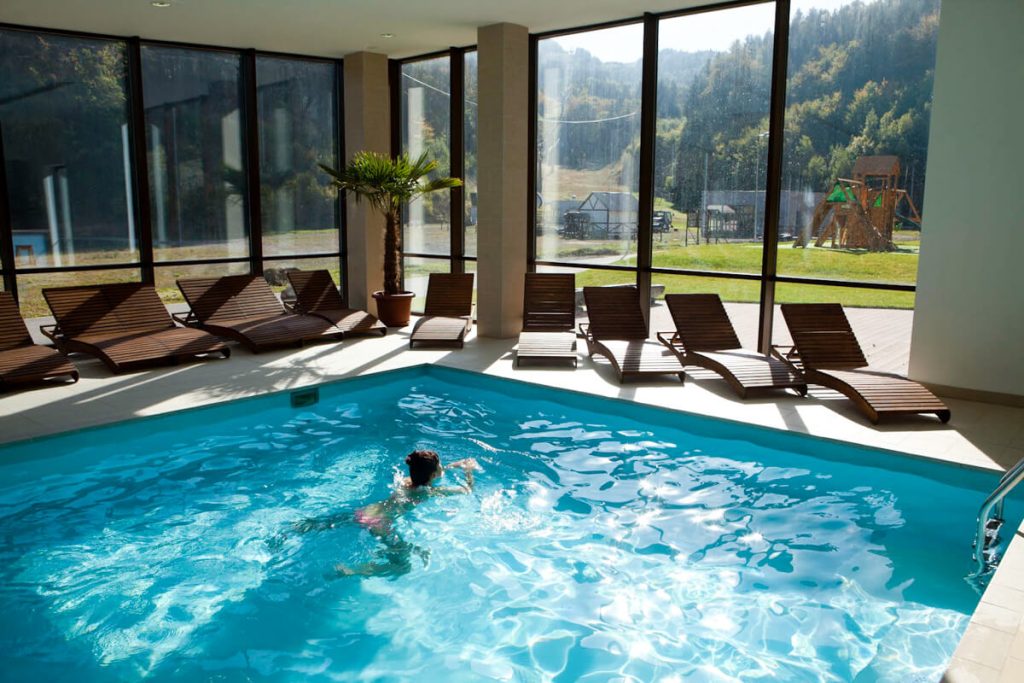 hotel salamandra bazén