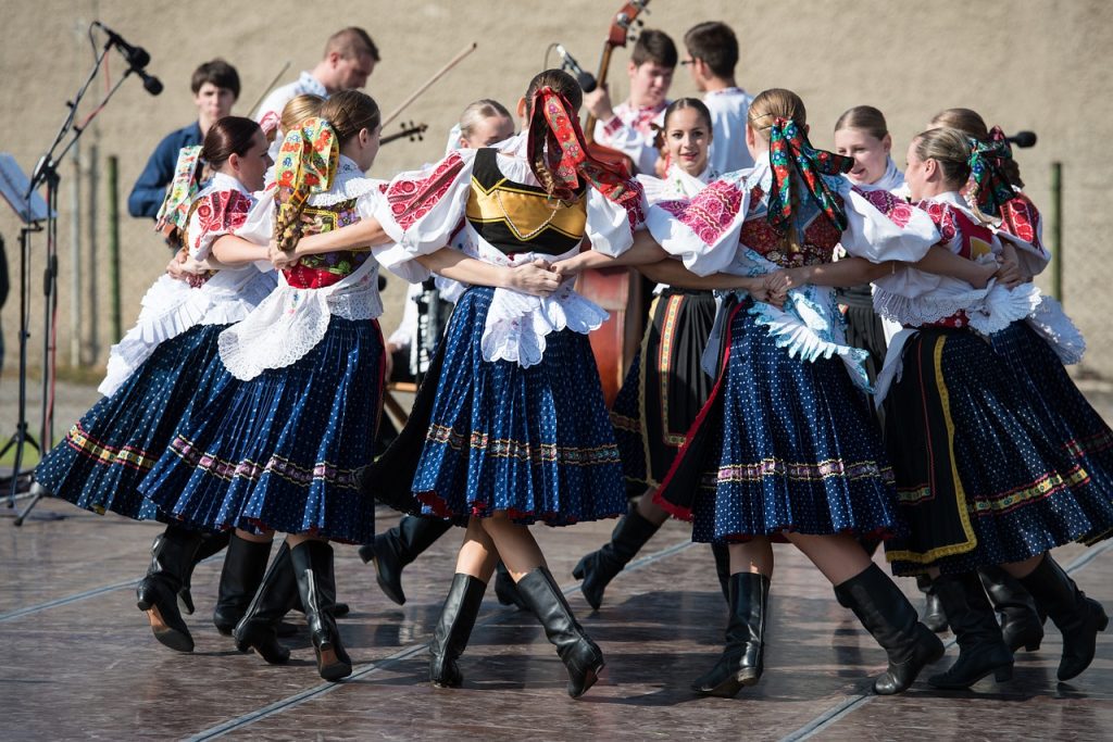 slovenský foklór tanečnice